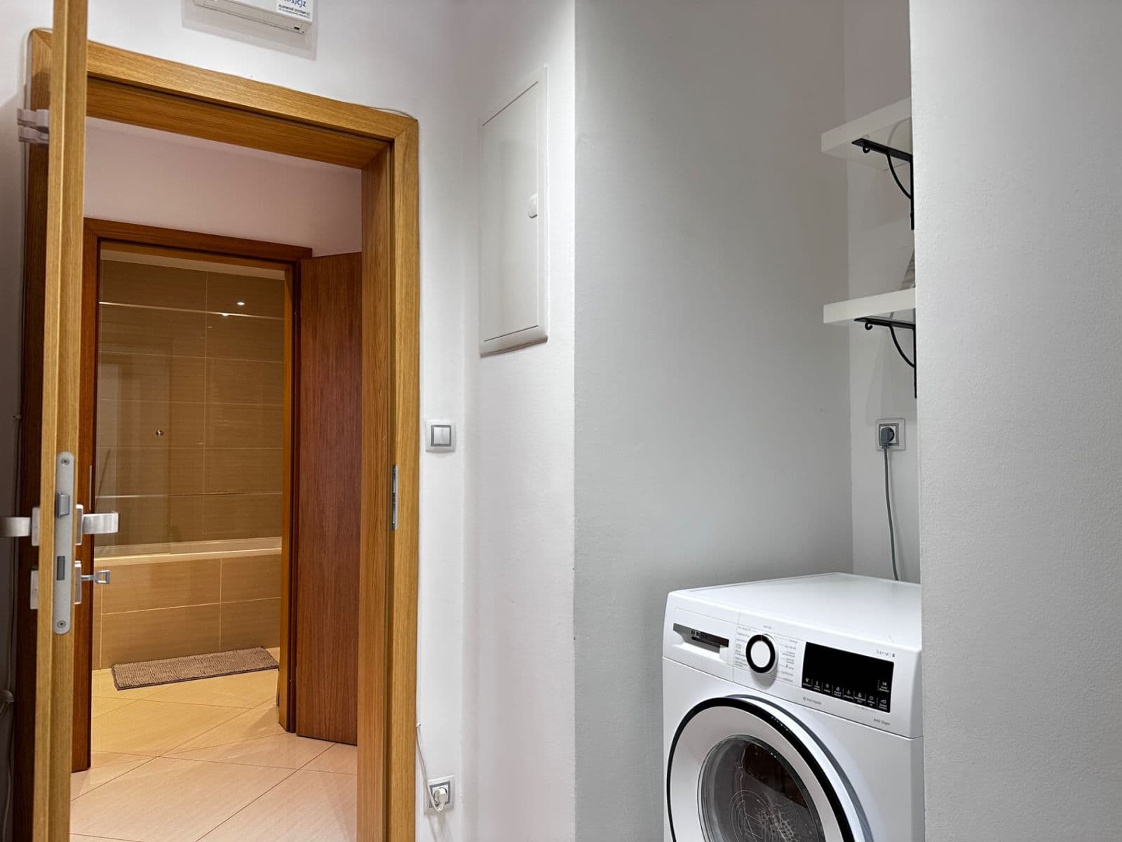 1 bedroom with open-plan kitchen flat to rent, 61 m², Olšanská, Prague, Prague 1 bedroom with open-plan kitchen flat to rent, 61 m², Olšanská, Prague, Prague