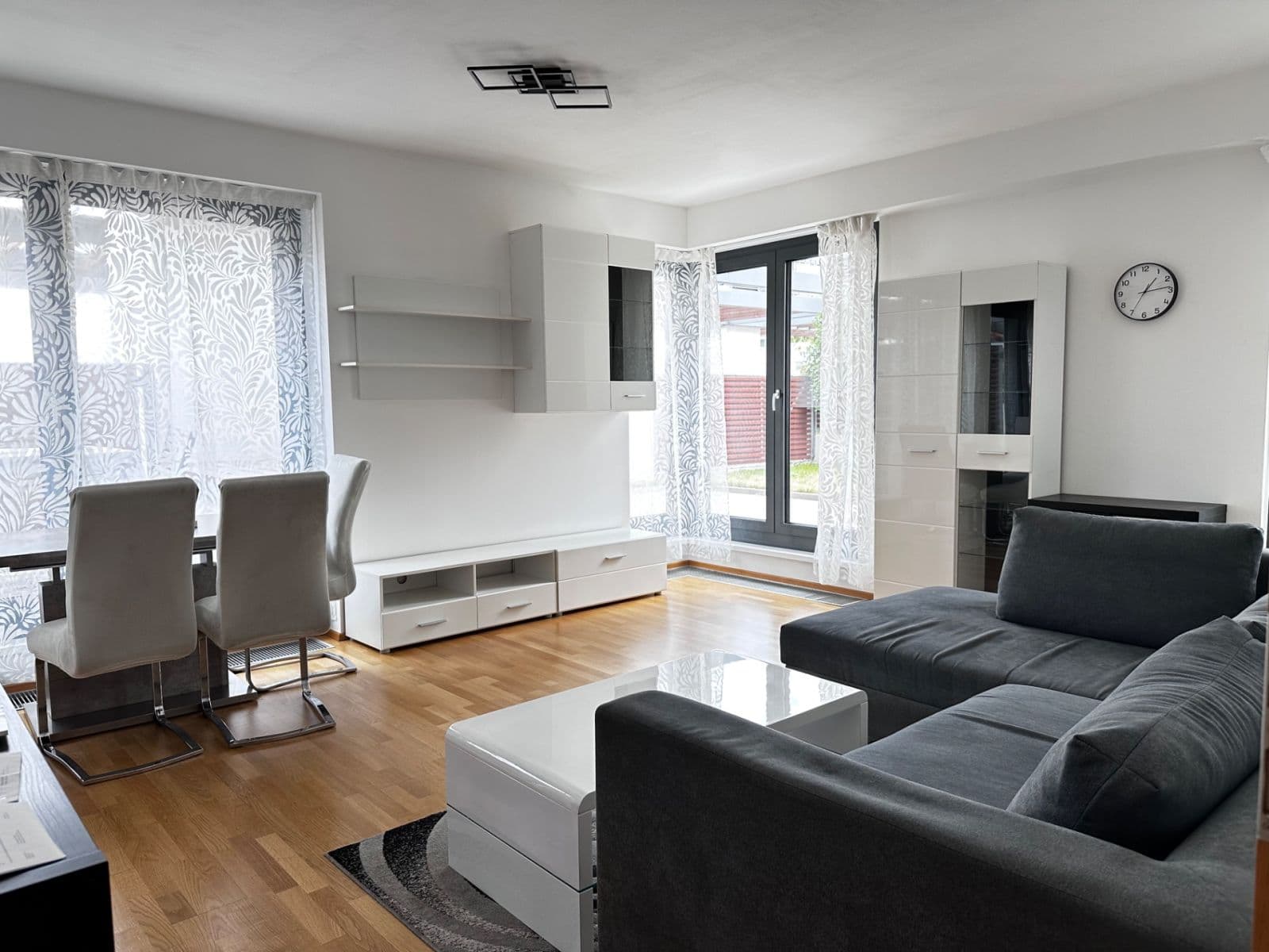 1 bedroom with open-plan kitchen flat to rent, 61 m², Olšanská, Prague, Prague 1 bedroom with open-plan kitchen flat to rent, 61 m², Olšanská, Prague, Prague