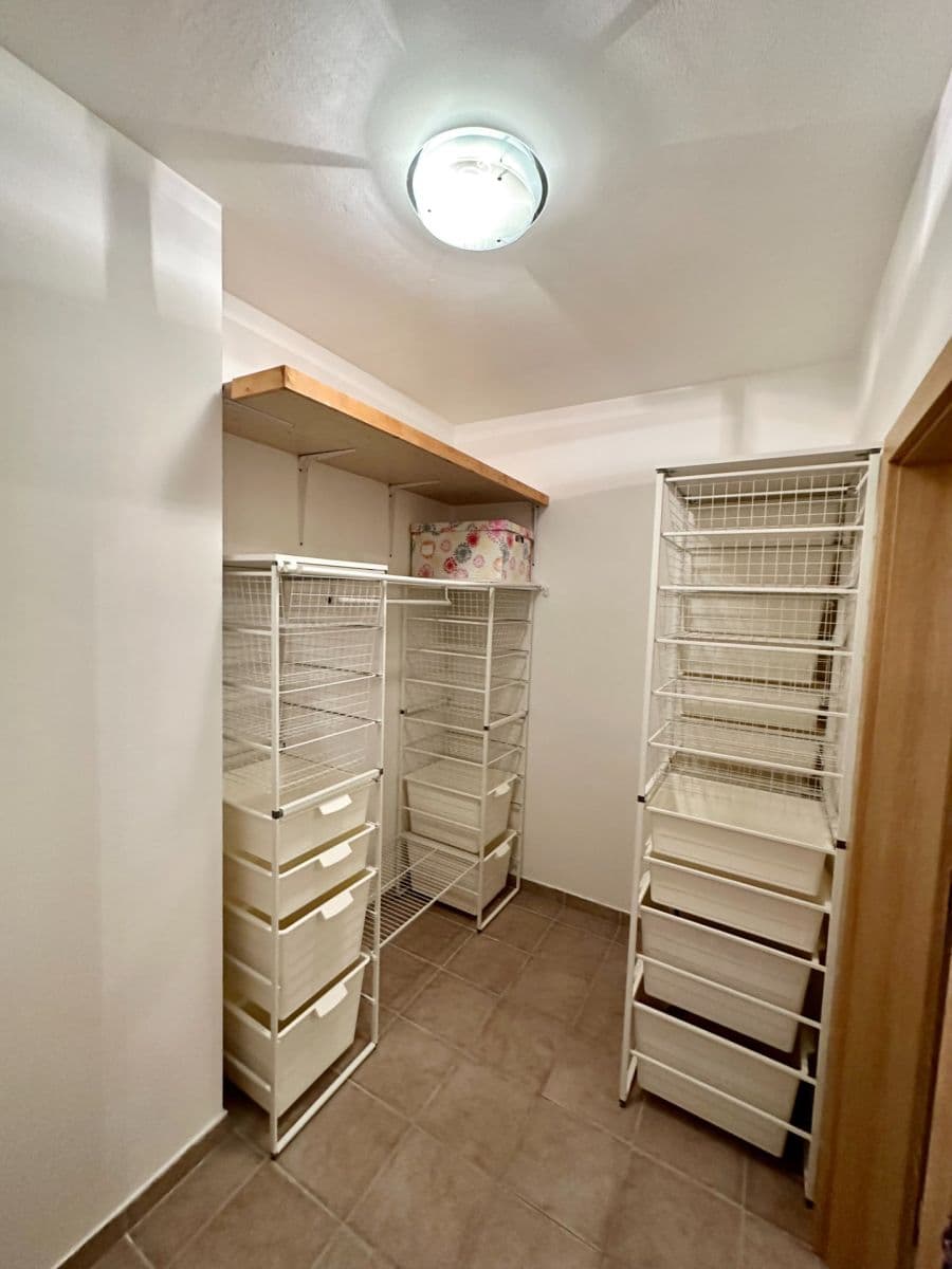 1 bedroom with open-plan kitchen flat to rent, 73 m², Panuškova, Prague, Prague 1 bedroom with open-plan kitchen flat to rent, 73 m², Panuškova, Prague, Prague