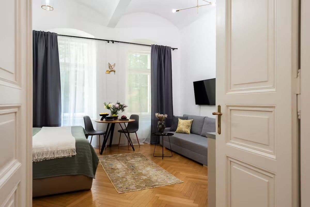 Studio flat to rent, 37 m², Všehrdova, Prague, Prague Studio flat to rent, 37 m², Všehrdova, Prague, Prague