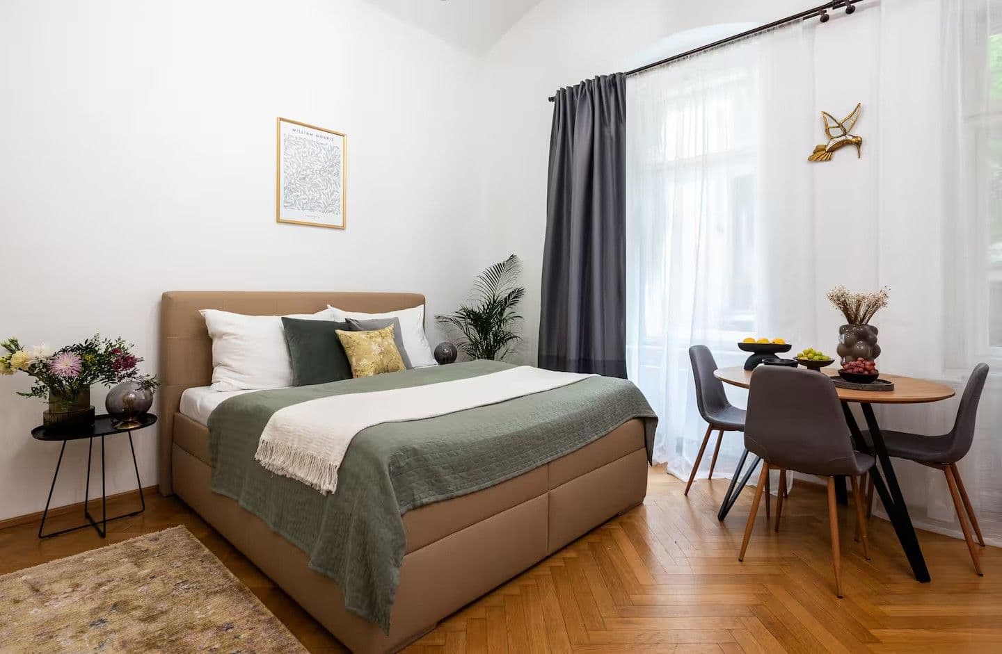 Studio flat to rent, 37 m², Všehrdova, Prague, Prague Studio flat to rent, 37 m², Všehrdova, Prague, Prague