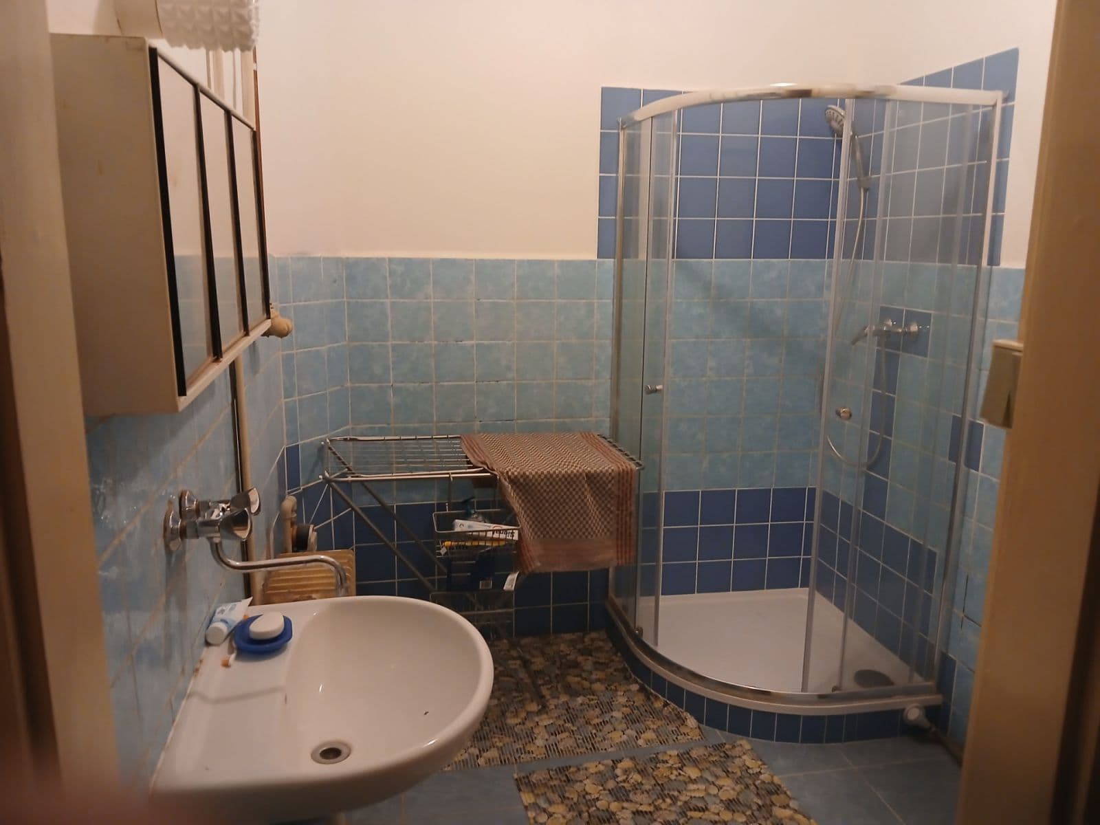 1 bedroom with open-plan kitchen flat to rent, 100 m², Slezská, Prague, Prague 1 bedroom with open-plan kitchen flat to rent, 100 m², Slezská, Prague, Prague