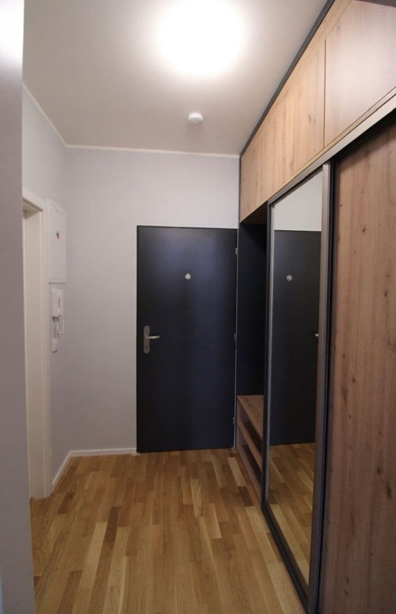 Studio flat to rent, 36 m², Plzeňská, Prague, Prague Studio flat to rent, 36 m², Plzeňská, Prague, Prague