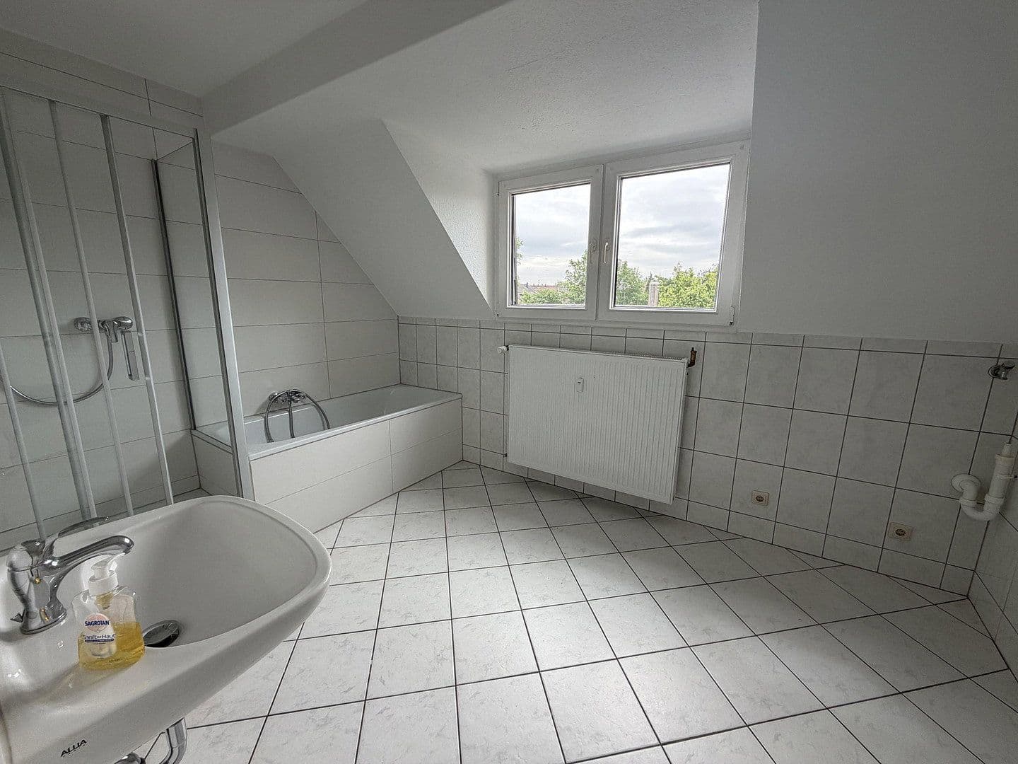 3 bedroom flat to rent, 83 m², Von-der-Mark-Str. 37, Duisburg, North Rhine-Westphalia 3 bedroom flat to rent, 83 m², Von-der-Mark-Str. 37, Duisburg, North Rhine-Westphalia
