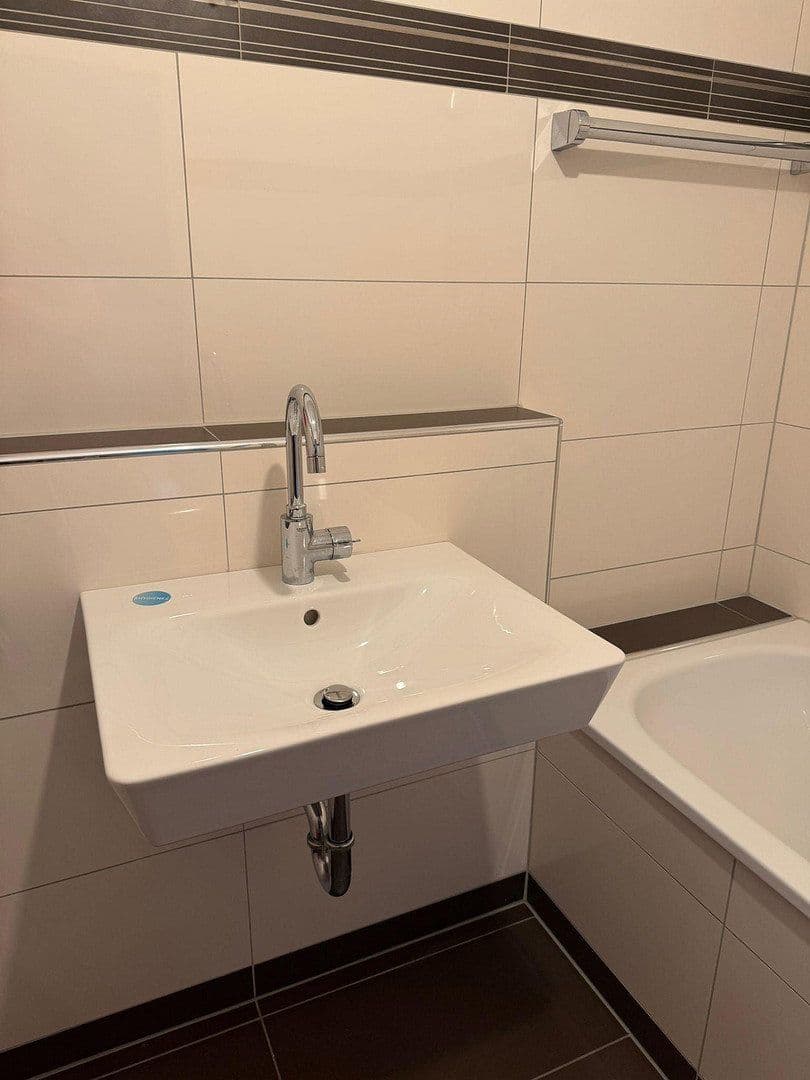 3 bedroom flat to rent, 89 m², Heerdter Landstr. 11, Düsseldorf, North Rhine-Westphalia 3 bedroom flat to rent, 89 m², Heerdter Landstr. 11, Düsseldorf, North Rhine-Westphalia