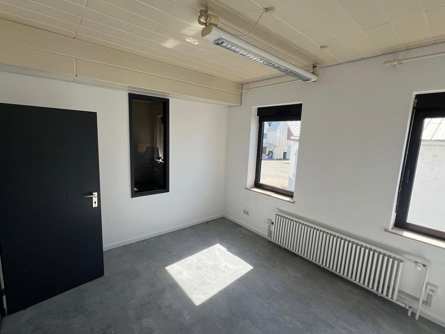 non-residential property to rent, 1,000 m², Weilburg, Hesse non-residential property to rent, 1,000 m², Weilburg, Hesse