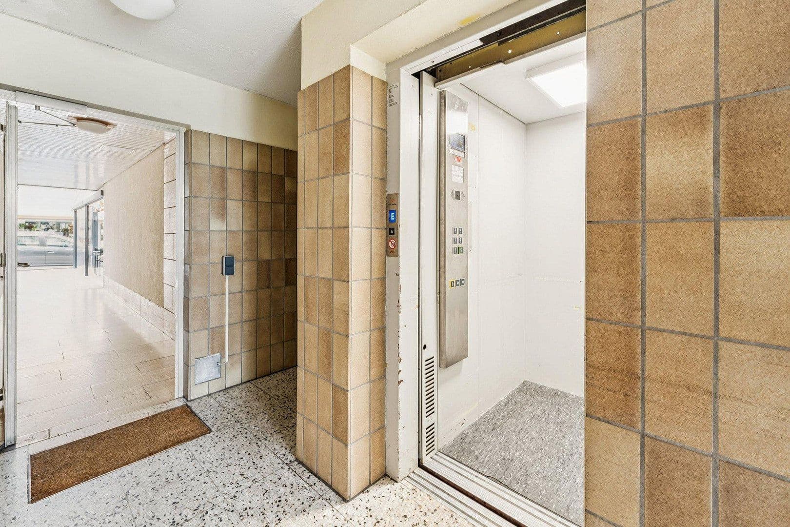 1 bedroom with open-plan kitchen flat to rent, 82 m², Hauptstrasse 160, Weil am Rhein, Baden-Württemberg 1 bedroom with open-plan kitchen flat to rent, 82 m², Hauptstrasse 160, Weil am Rhein, Baden-Württemberg
