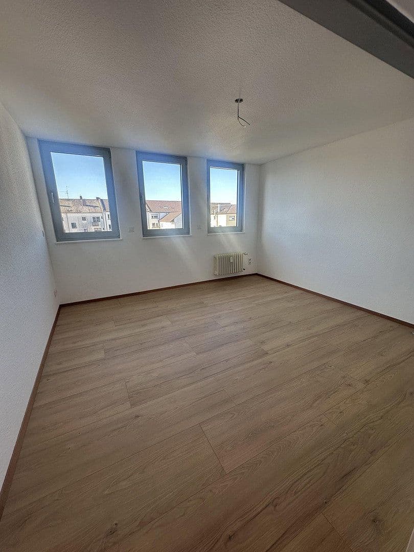 3 bedroom with open-plan kitchen flat to rent, 132 m², Mannheim, Baden-Württemberg 3 bedroom with open-plan kitchen flat to rent, 132 m², Mannheim, Baden-Württemberg