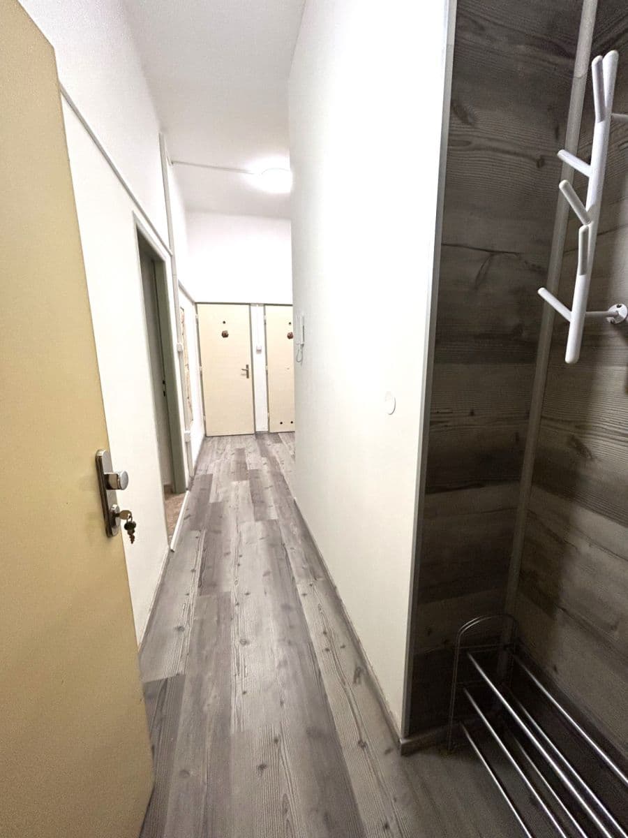 2 bedroom with open-plan kitchen flat to rent, 75 m², Kandertova, Prague, Prague 2 bedroom with open-plan kitchen flat to rent, 75 m², Kandertova, Prague, Prague