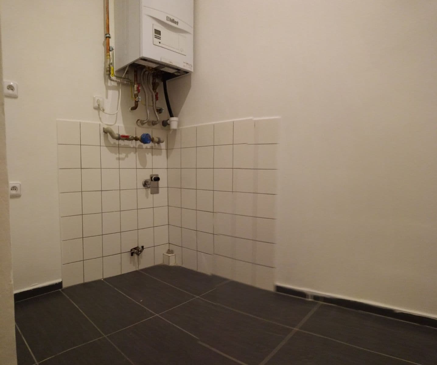 3 bedroom with open-plan kitchen flat to rent, 95 m², Kroftova, Prague, Prague 3 bedroom with open-plan kitchen flat to rent, 95 m², Kroftova, Prague, Prague