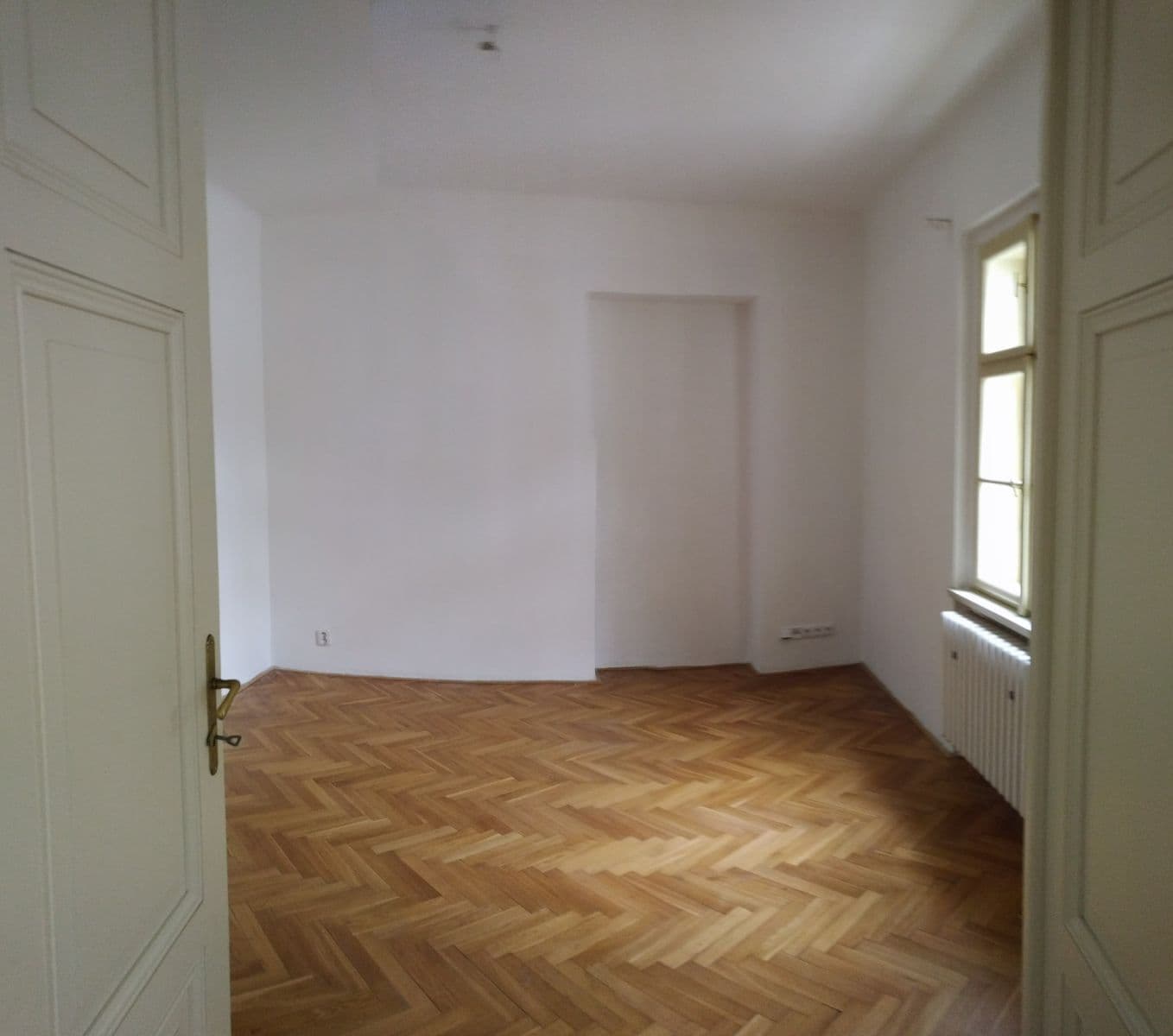 3 bedroom with open-plan kitchen flat to rent, 95 m², Kroftova, Prague, Prague 3 bedroom with open-plan kitchen flat to rent, 95 m², Kroftova, Prague, Prague