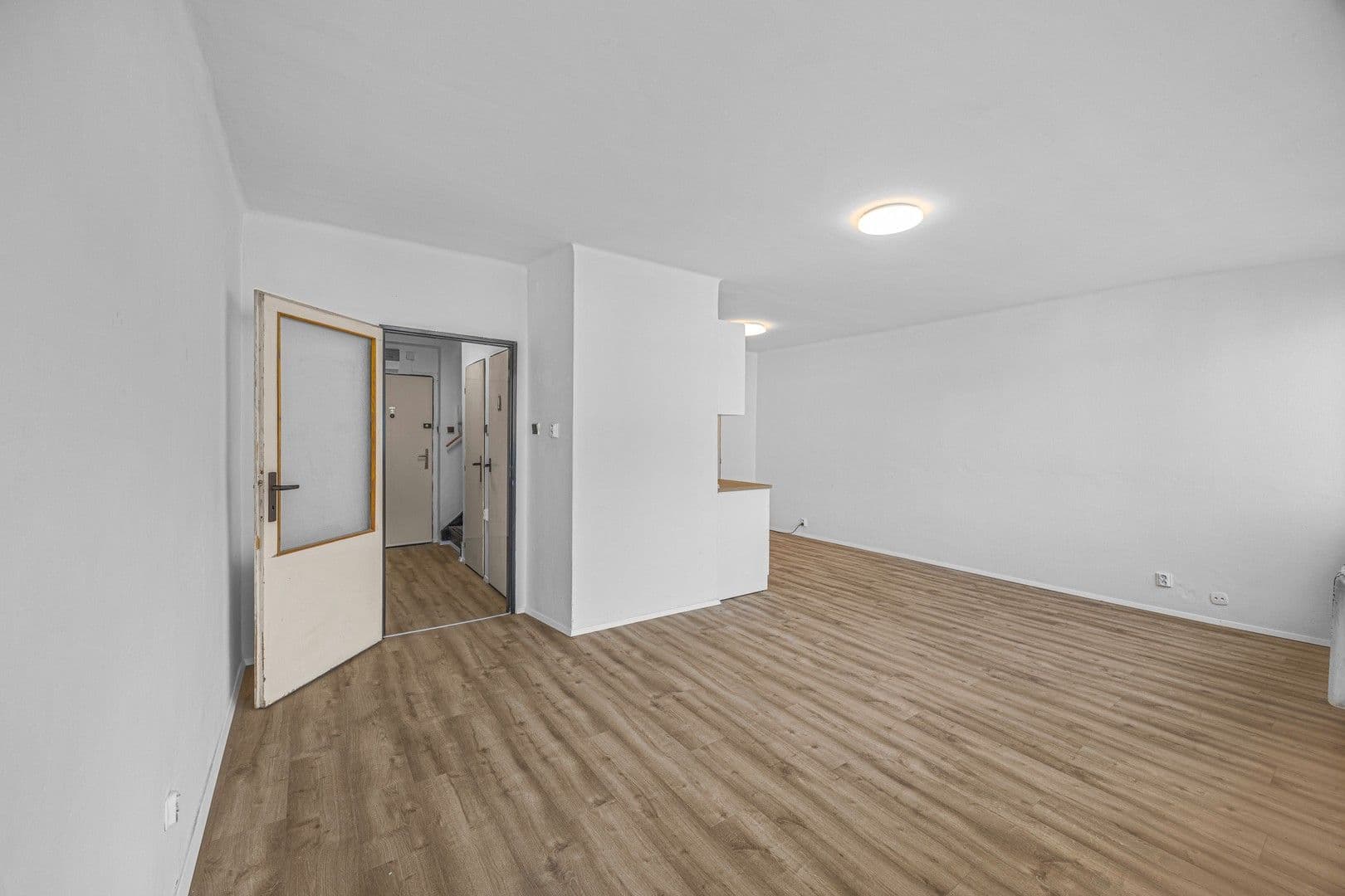 2 bedroom with open-plan kitchen flat to rent, 75 m², Banskobystrická, Prague, Prague 2 bedroom with open-plan kitchen flat to rent, 75 m², Banskobystrická, Prague, Prague