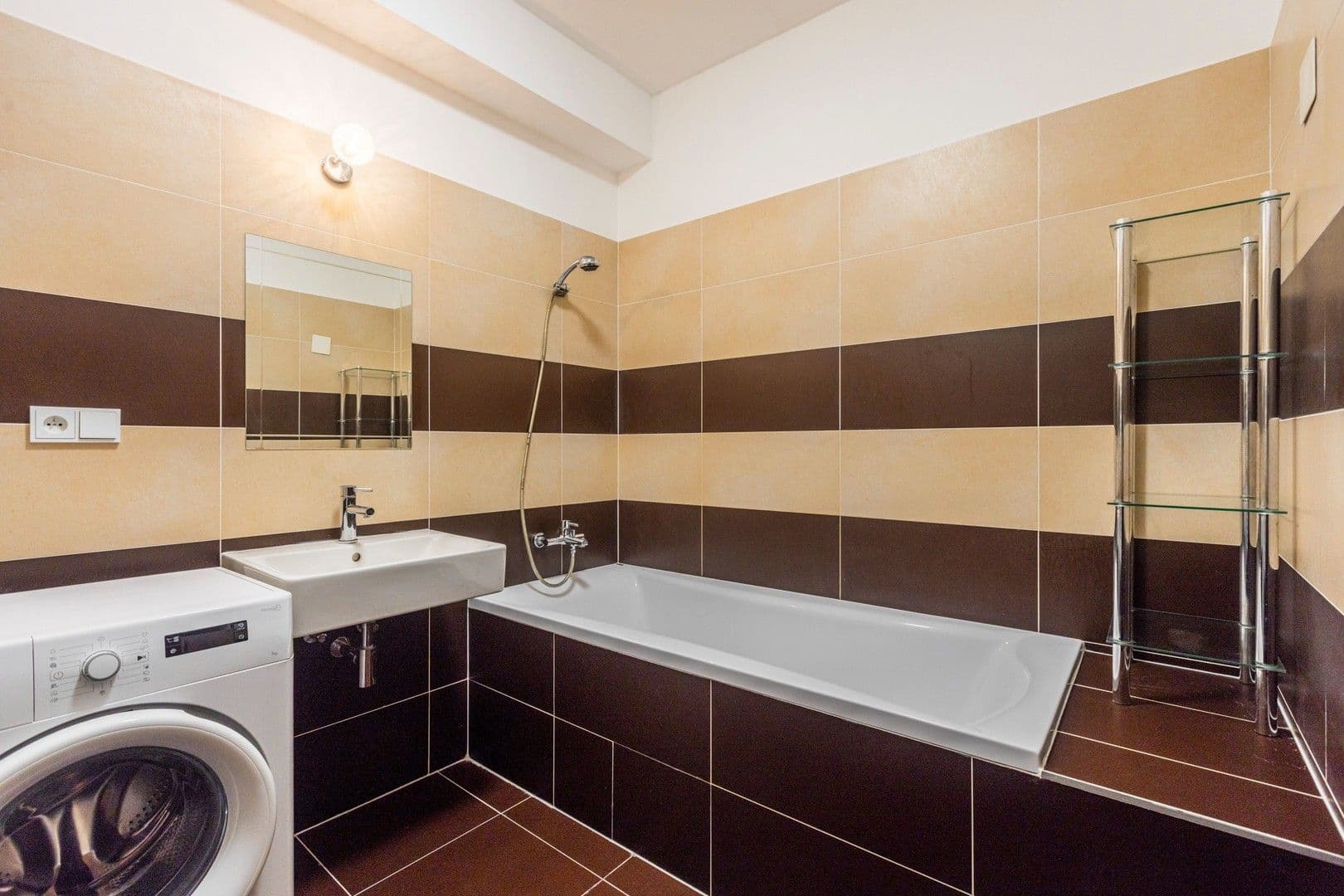 1 bedroom with open-plan kitchen flat to rent, 50 m², Počernická, Prague, Prague 1 bedroom with open-plan kitchen flat to rent, 50 m², Počernická, Prague, Prague