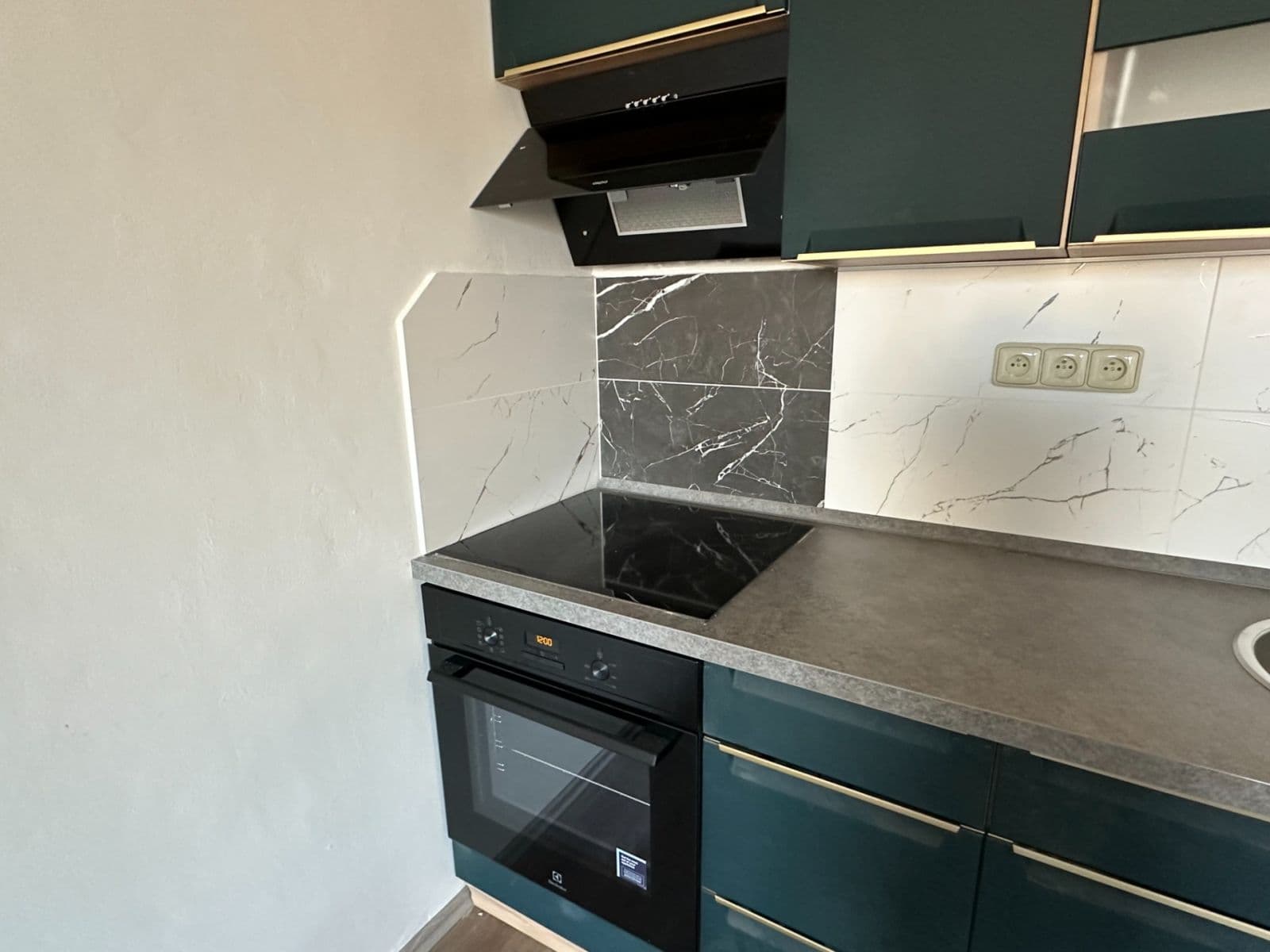 Studio flat to rent, 35 m², Brožíkova, Hradec Králové, Královéhradecký Region Studio flat to rent, 35 m², Brožíkova, Hradec Králové, Královéhradecký Region