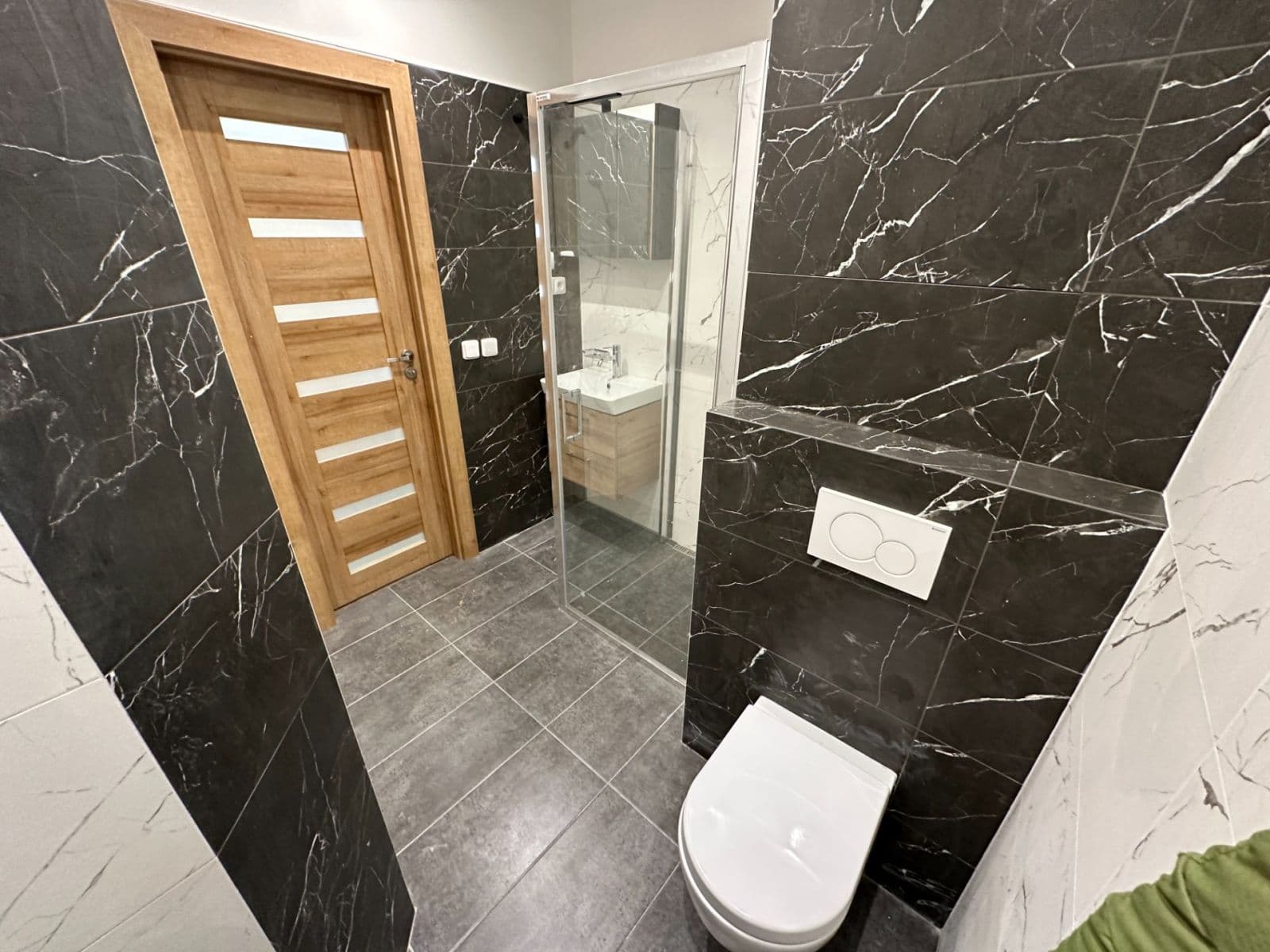Studio flat to rent, 35 m², Brožíkova, Hradec Králové, Královéhradecký Region Studio flat to rent, 35 m², Brožíkova, Hradec Králové, Královéhradecký Region