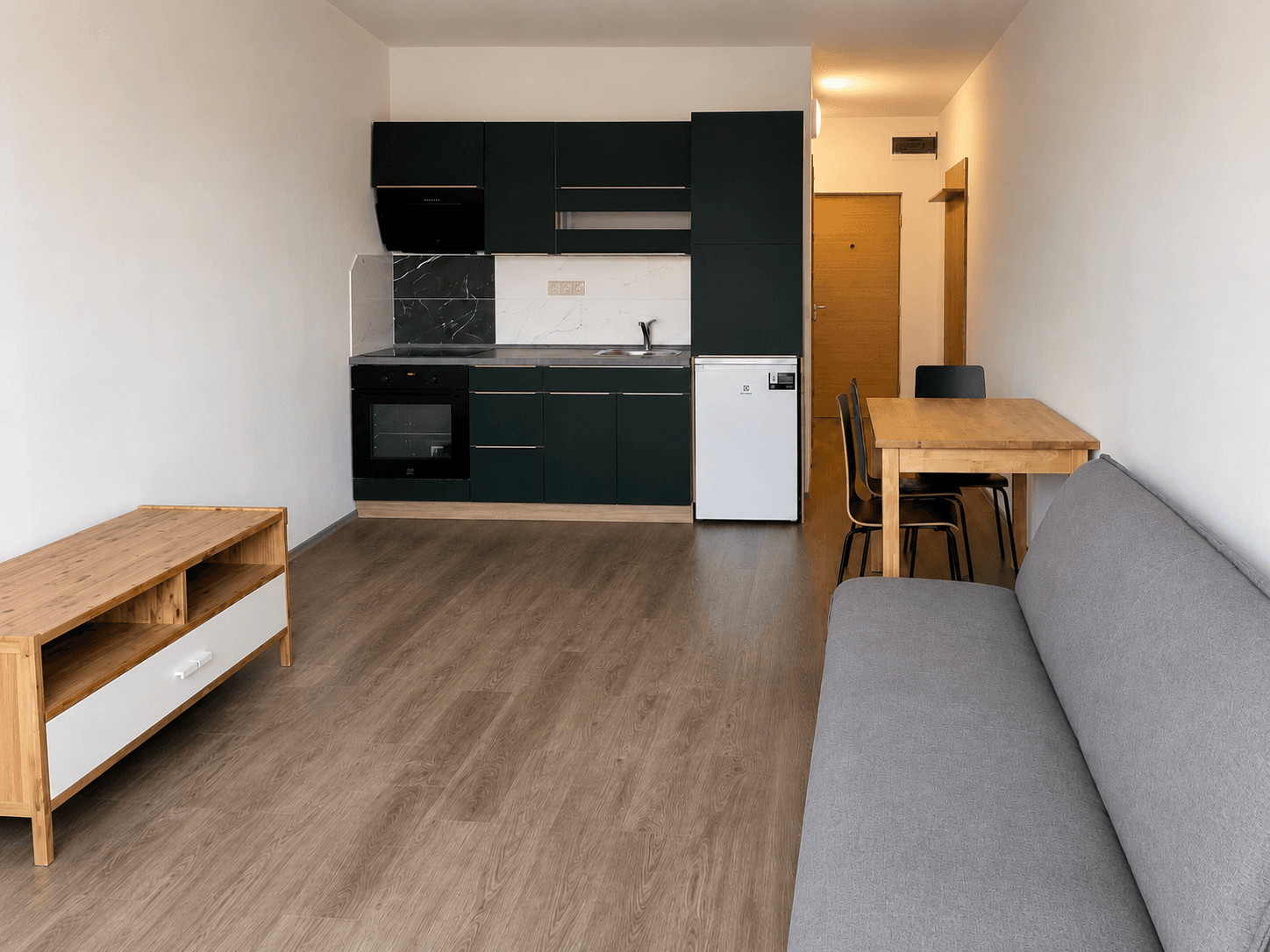 Studio flat to rent, 35 m², Brožíkova, Hradec Králové, Královéhradecký Region Studio flat to rent, 35 m², Brožíkova, Hradec Králové, Královéhradecký Region
