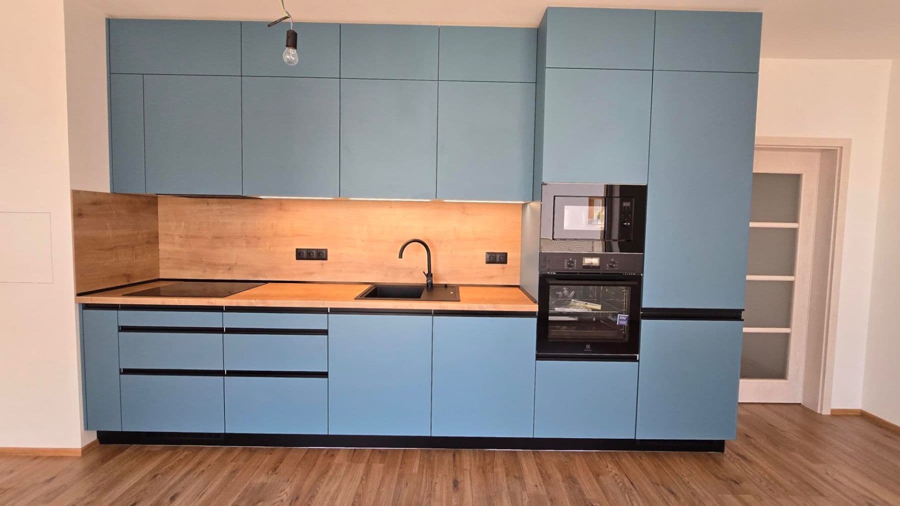 1 bedroom with open-plan kitchen flat to rent, 58 m², Nová Tesla, Pardubice, Pardubický Region 1 bedroom with open-plan kitchen flat to rent, 58 m², Nová Tesla, Pardubice, Pardubický Region