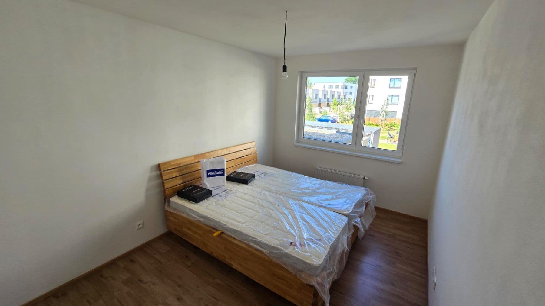 1 bedroom with open-plan kitchen flat to rent, 58 m², Nová Tesla, Pardubice, Pardubický Region 1 bedroom with open-plan kitchen flat to rent, 58 m², Nová Tesla, Pardubice, Pardubický Region