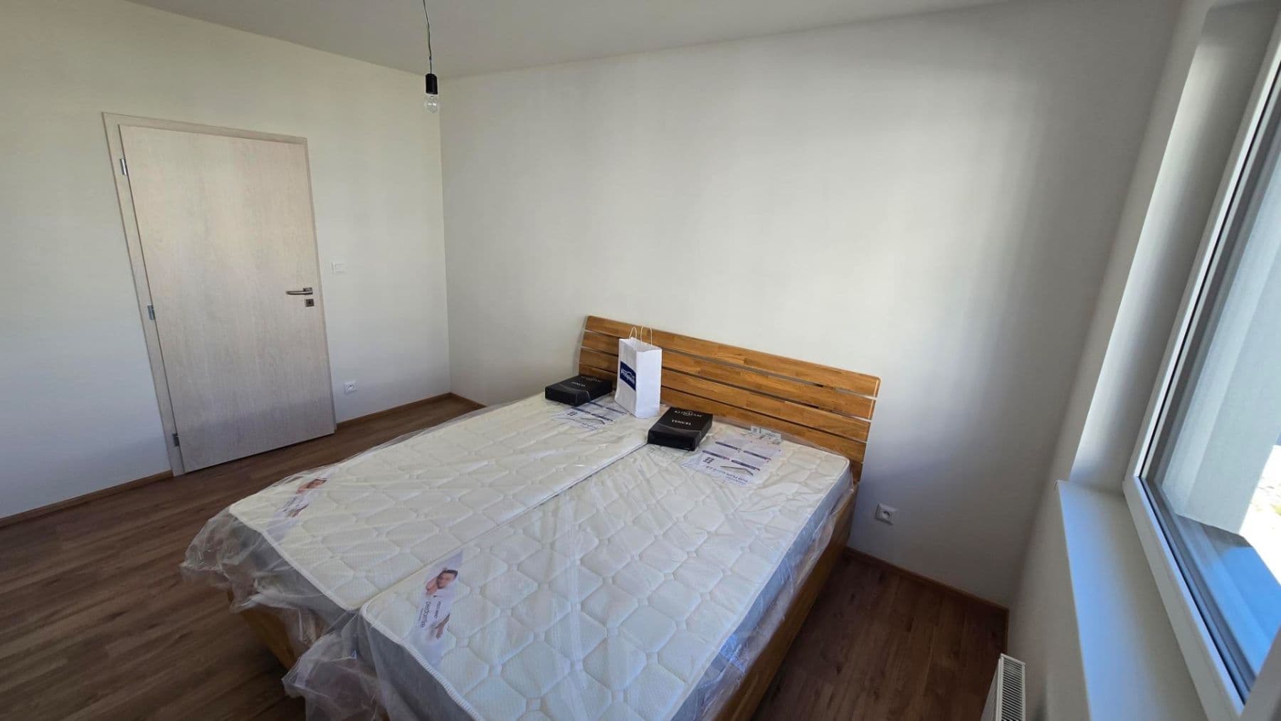 1 bedroom with open-plan kitchen flat to rent, 58 m², Nová Tesla, Pardubice, Pardubický Region 1 bedroom with open-plan kitchen flat to rent, 58 m², Nová Tesla, Pardubice, Pardubický Region