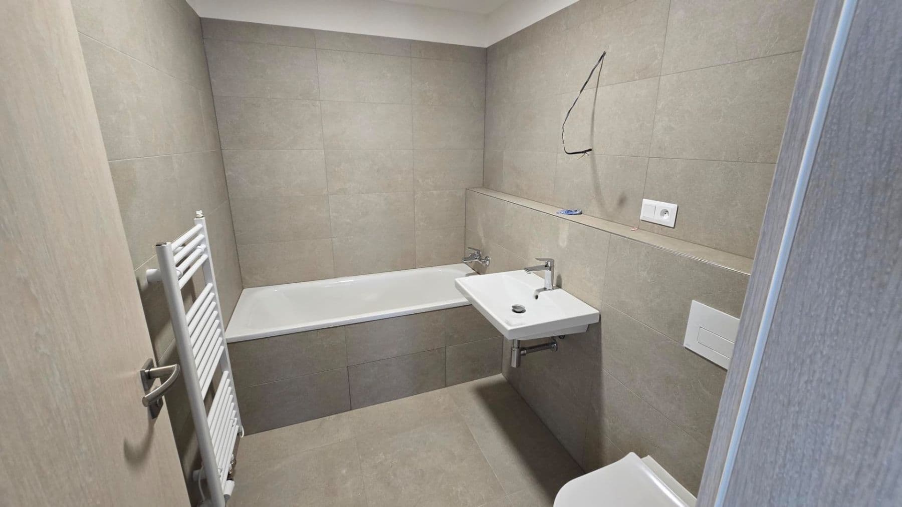 1 bedroom with open-plan kitchen flat to rent, 58 m², Nová Tesla, Pardubice, Pardubický Region 1 bedroom with open-plan kitchen flat to rent, 58 m², Nová Tesla, Pardubice, Pardubický Region