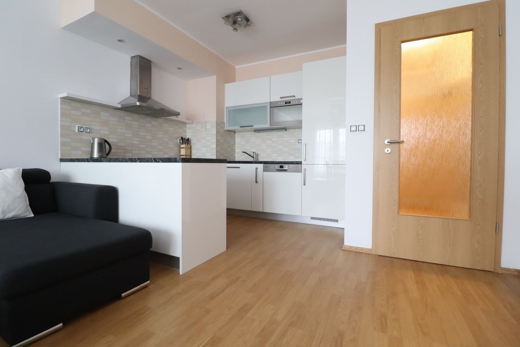2 bedroom with open-plan kitchen flat to rent, 71 m², Chlebovická, Prague, Prague 2 bedroom with open-plan kitchen flat to rent, 71 m², Chlebovická, Prague, Prague