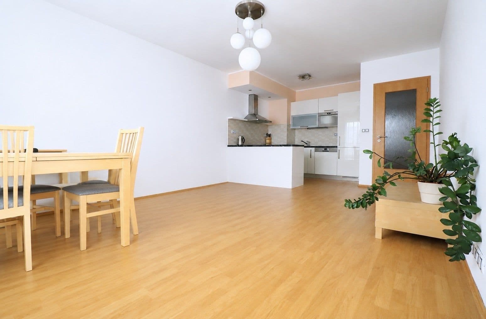 2 bedroom with open-plan kitchen flat to rent, 71 m², Chlebovická, Prague, Prague 2 bedroom with open-plan kitchen flat to rent, 71 m², Chlebovická, Prague, Prague