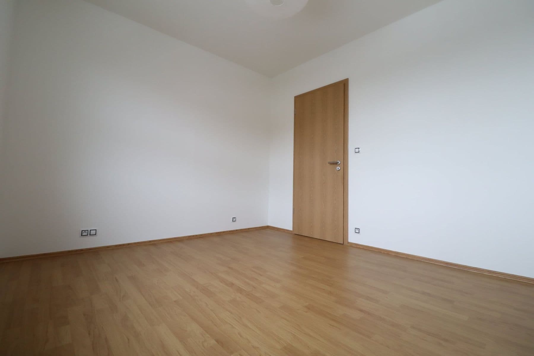 2 bedroom with open-plan kitchen flat to rent, 71 m², Chlebovická, Prague, Prague 2 bedroom with open-plan kitchen flat to rent, 71 m², Chlebovická, Prague, Prague