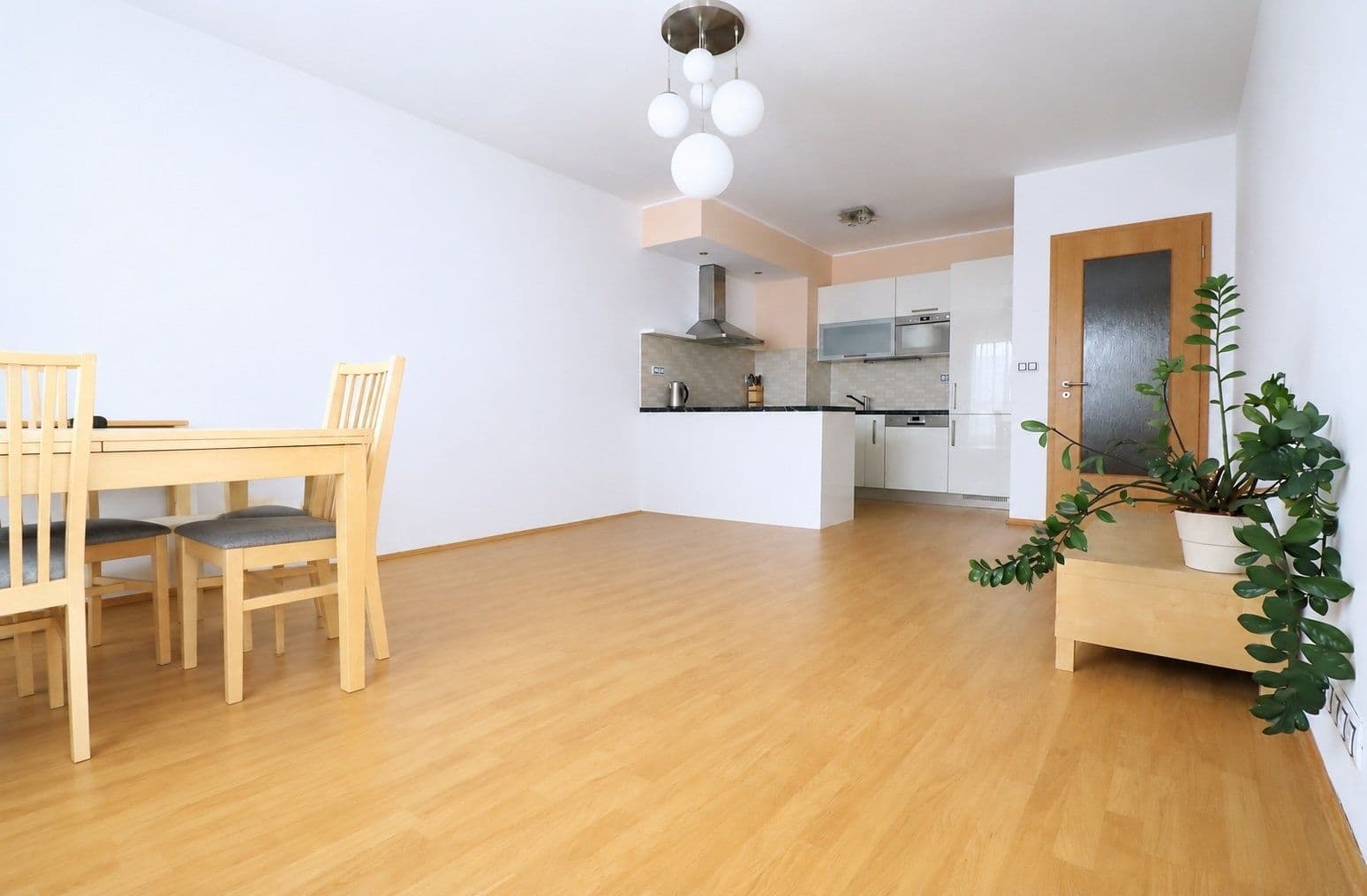2 bedroom with open-plan kitchen flat to rent, 71 m², Chlebovická, Prague, Prague 2 bedroom with open-plan kitchen flat to rent, 71 m², Chlebovická, Prague, Prague