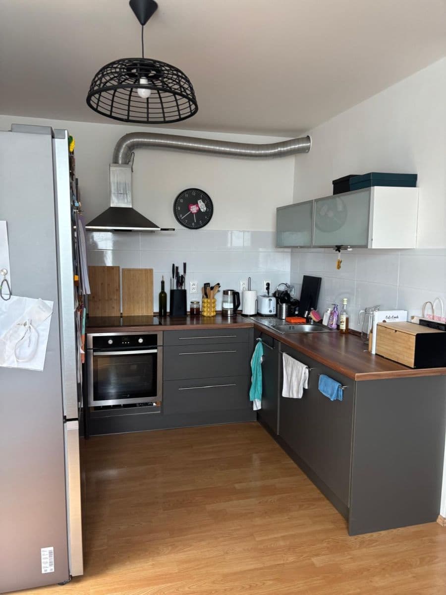 1 bedroom with open-plan kitchen flat to rent, 58 m², Jurkovičova, Prague, Prague 1 bedroom with open-plan kitchen flat to rent, 58 m², Jurkovičova, Prague, Prague