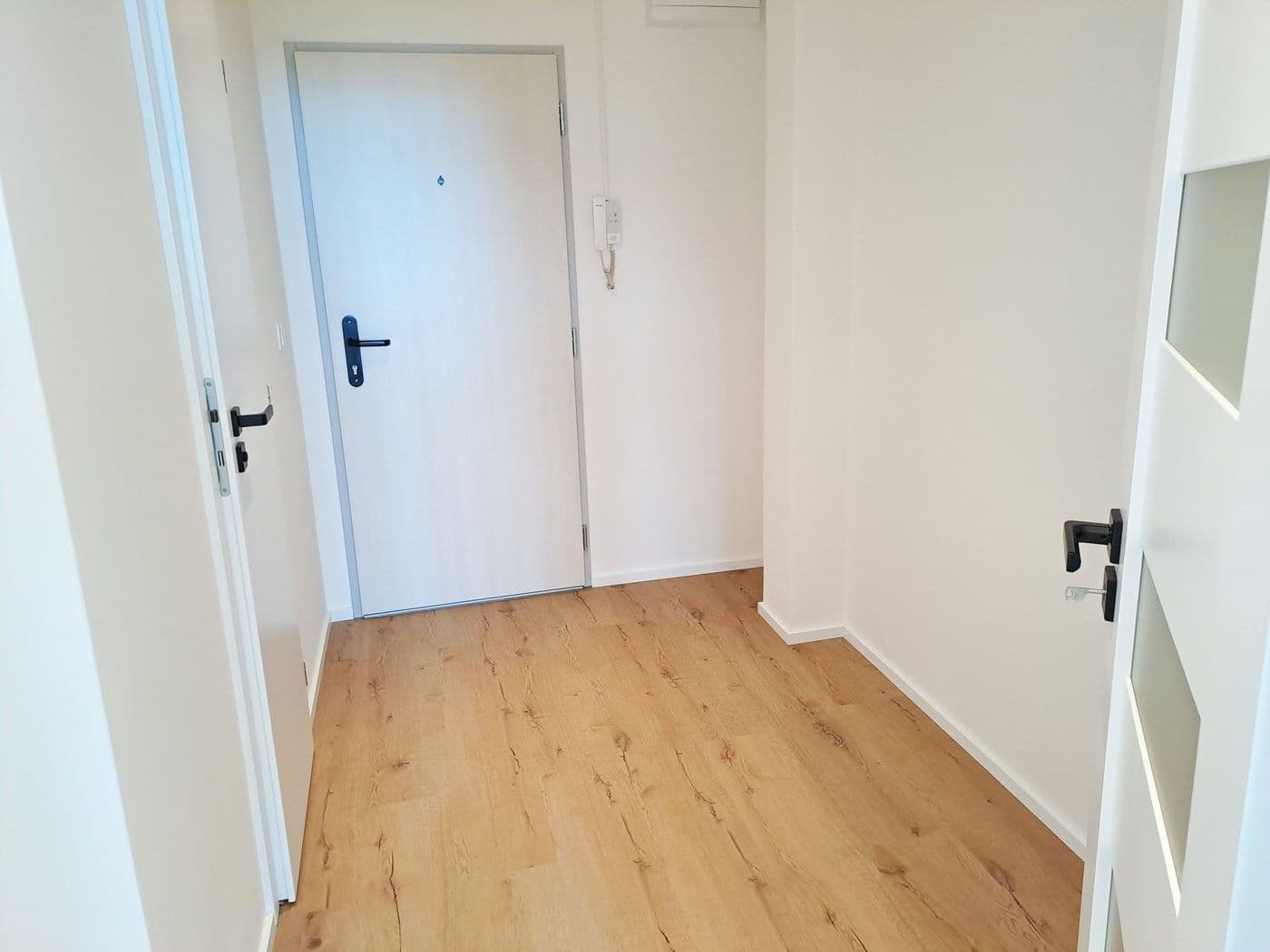 1 bedroom with open-plan kitchen flat to rent, 40 m², Novodvorská, Prague, Prague 1 bedroom with open-plan kitchen flat to rent, 40 m², Novodvorská, Prague, Prague