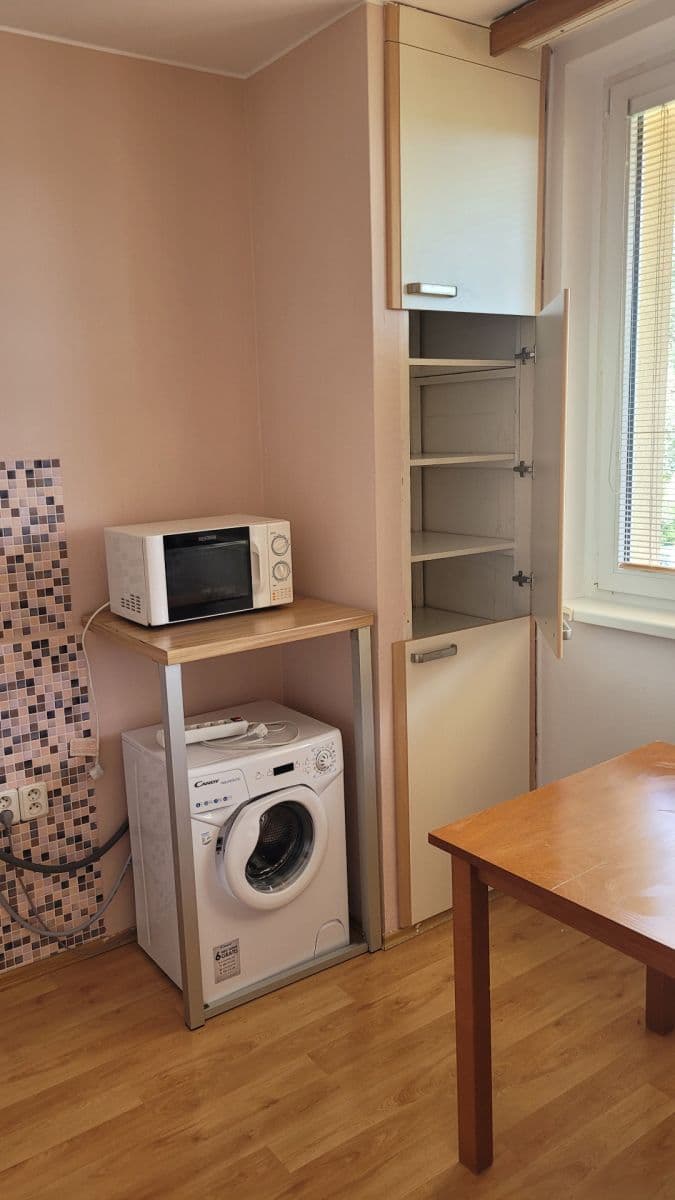 1 bedroom flat to rent, 35 m², Pastviny, Brno, Jihomoravský Region 1 bedroom flat to rent, 35 m², Pastviny, Brno, Jihomoravský Region