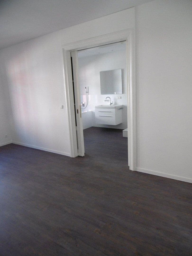 2 bedroom flat to rent, 95 m², Innere Plauensche Str.21, Zwickau, Saxony 2 bedroom flat to rent, 95 m², Innere Plauensche Str.21, Zwickau, Saxony