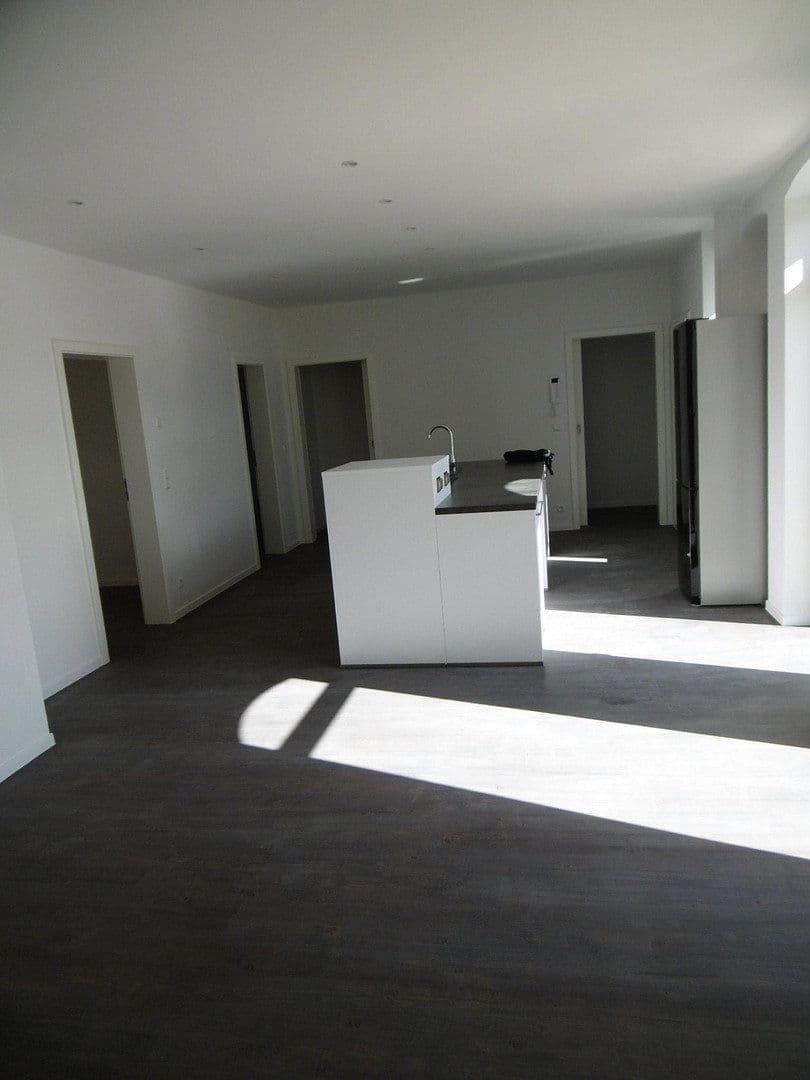 2 bedroom flat to rent, 95 m², Innere Plauensche Str.21, Zwickau, Saxony 2 bedroom flat to rent, 95 m², Innere Plauensche Str.21, Zwickau, Saxony