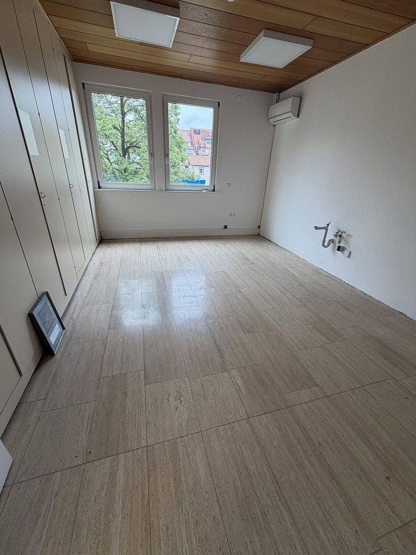 non-residential property to rent, 400 m², Esslingerstr.18, Altbach, Baden-Württemberg non-residential property to rent, 400 m², Esslingerstr.18, Altbach, Baden-Württemberg