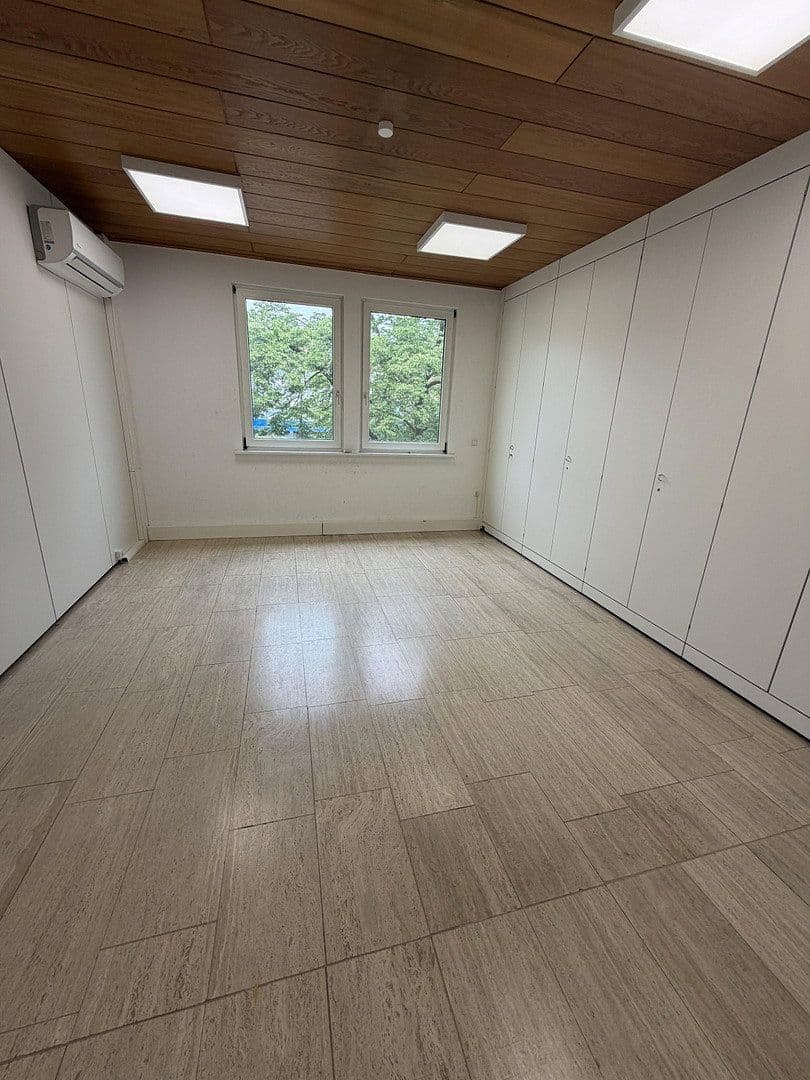 non-residential property to rent, 400 m², Esslingerstr.18, Altbach, Baden-Württemberg non-residential property to rent, 400 m², Esslingerstr.18, Altbach, Baden-Württemberg