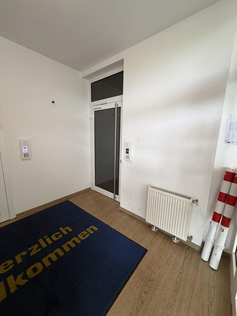 non-residential property to rent, 400 m², Esslingerstr.18, Altbach, Baden-Württemberg non-residential property to rent, 400 m², Esslingerstr.18, Altbach, Baden-Württemberg