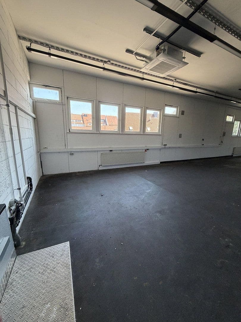non-residential property to rent, 400 m², Esslingerstr.18, Altbach, Baden-Württemberg non-residential property to rent, 400 m², Esslingerstr.18, Altbach, Baden-Württemberg