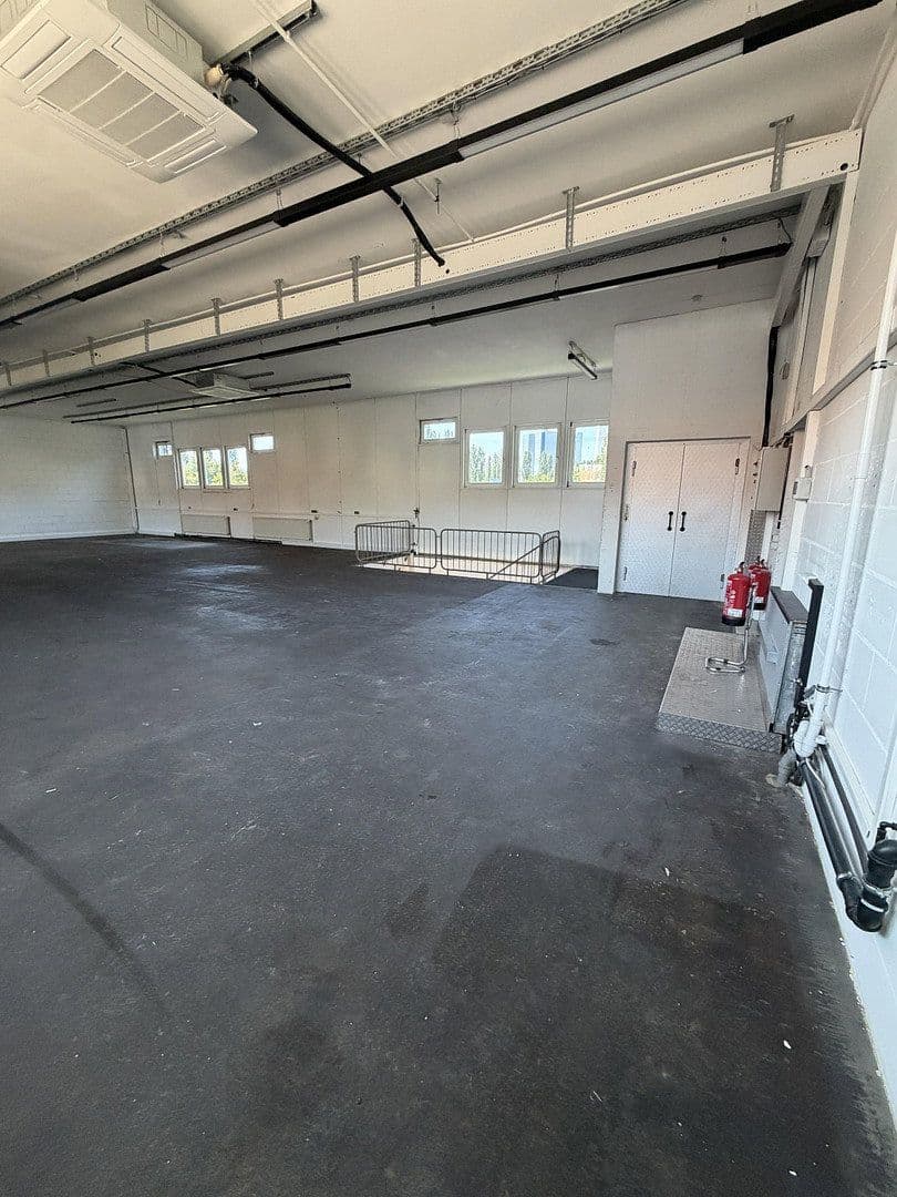 non-residential property to rent, 400 m², Esslingerstr.18, Altbach, Baden-Württemberg non-residential property to rent, 400 m², Esslingerstr.18, Altbach, Baden-Württemberg