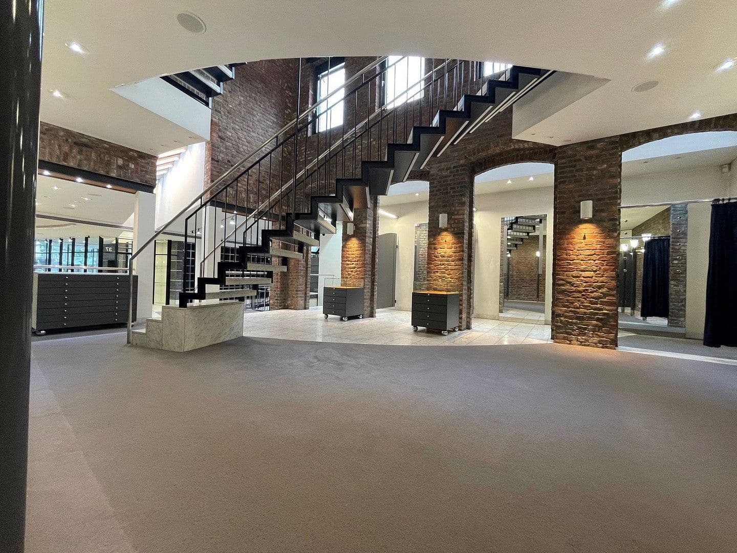 non-residential property to rent, 350 m², Mönchengladbach-Rheydt, North Rhine-Westphalia non-residential property to rent, 350 m², Mönchengladbach-Rheydt, North Rhine-Westphalia