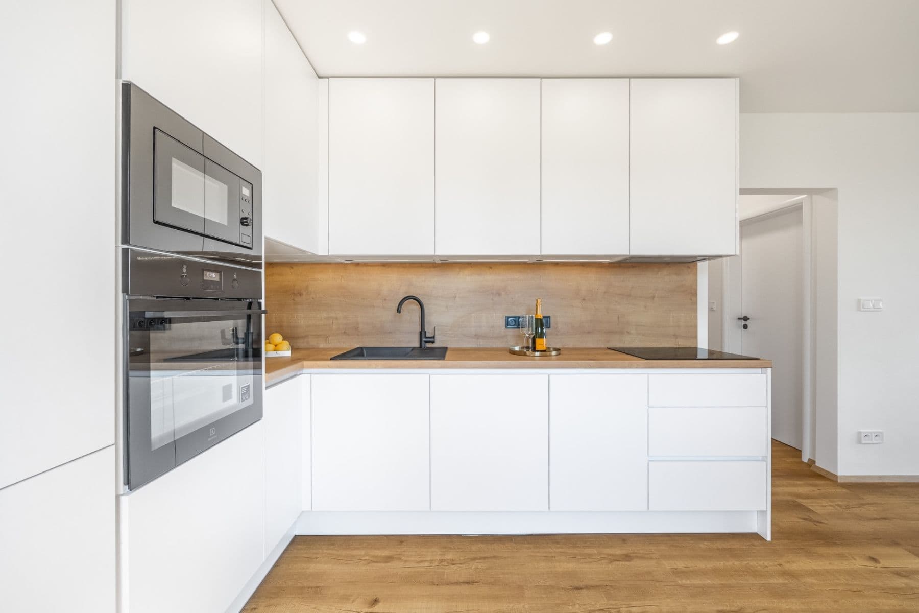 3 bedroom with open-plan kitchen flat for sale, 86 m², Špirkova, Prague, Prague 3 bedroom with open-plan kitchen flat for sale, 86 m², Špirkova, Prague, Prague
