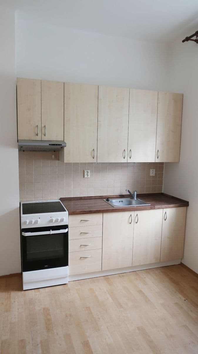 1 bedroom flat to rent, 34 m², Karáskovo náměstí, Brno, Jihomoravský Region 1 bedroom flat to rent, 34 m², Karáskovo náměstí, Brno, Jihomoravský Region