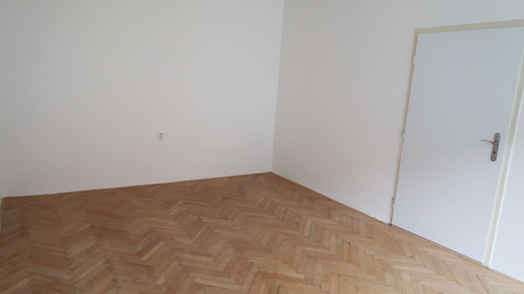 1 bedroom flat to rent, 34 m², Karáskovo náměstí, Brno, Jihomoravský Region 1 bedroom flat to rent, 34 m², Karáskovo náměstí, Brno, Jihomoravský Region