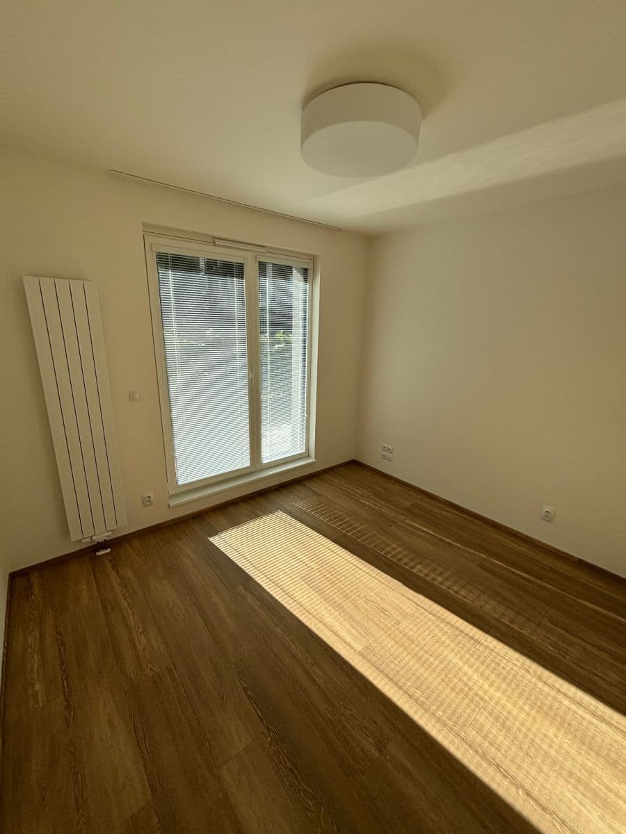 2 bedroom with open-plan kitchen flat to rent, 75 m², Olgy Havlové, Prague, Prague 2 bedroom with open-plan kitchen flat to rent, 75 m², Olgy Havlové, Prague, Prague