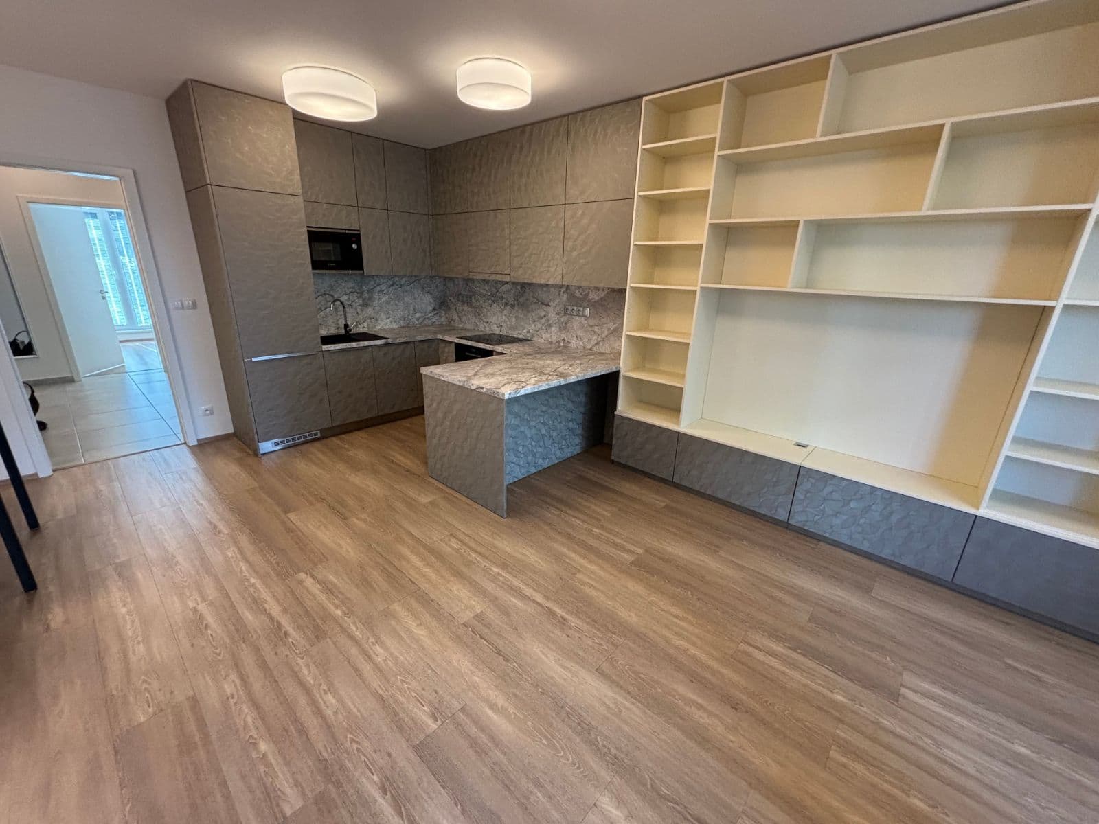 2 bedroom with open-plan kitchen flat to rent, 75 m², Olgy Havlové, Prague, Prague 2 bedroom with open-plan kitchen flat to rent, 75 m², Olgy Havlové, Prague, Prague