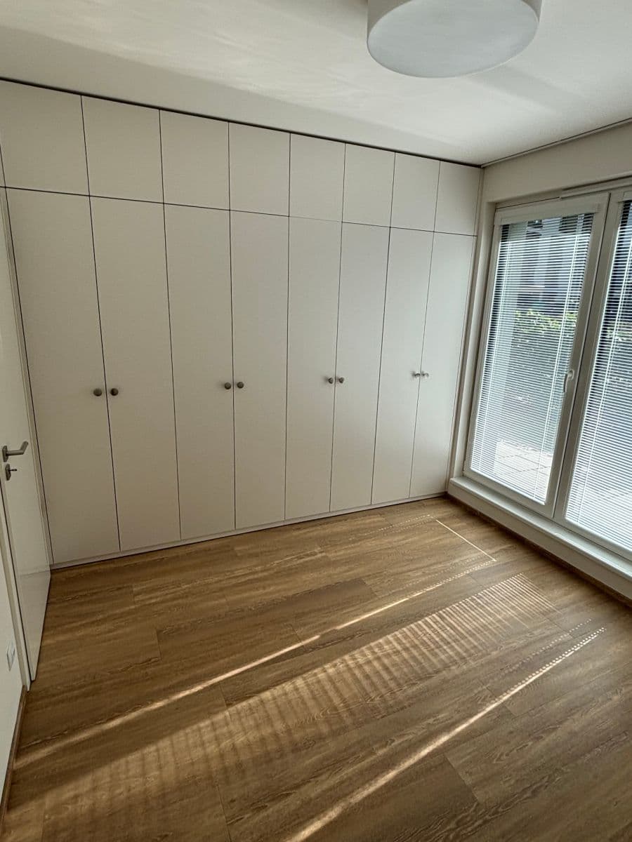 2 bedroom with open-plan kitchen flat to rent, 75 m², Olgy Havlové, Prague, Prague 2 bedroom with open-plan kitchen flat to rent, 75 m², Olgy Havlové, Prague, Prague