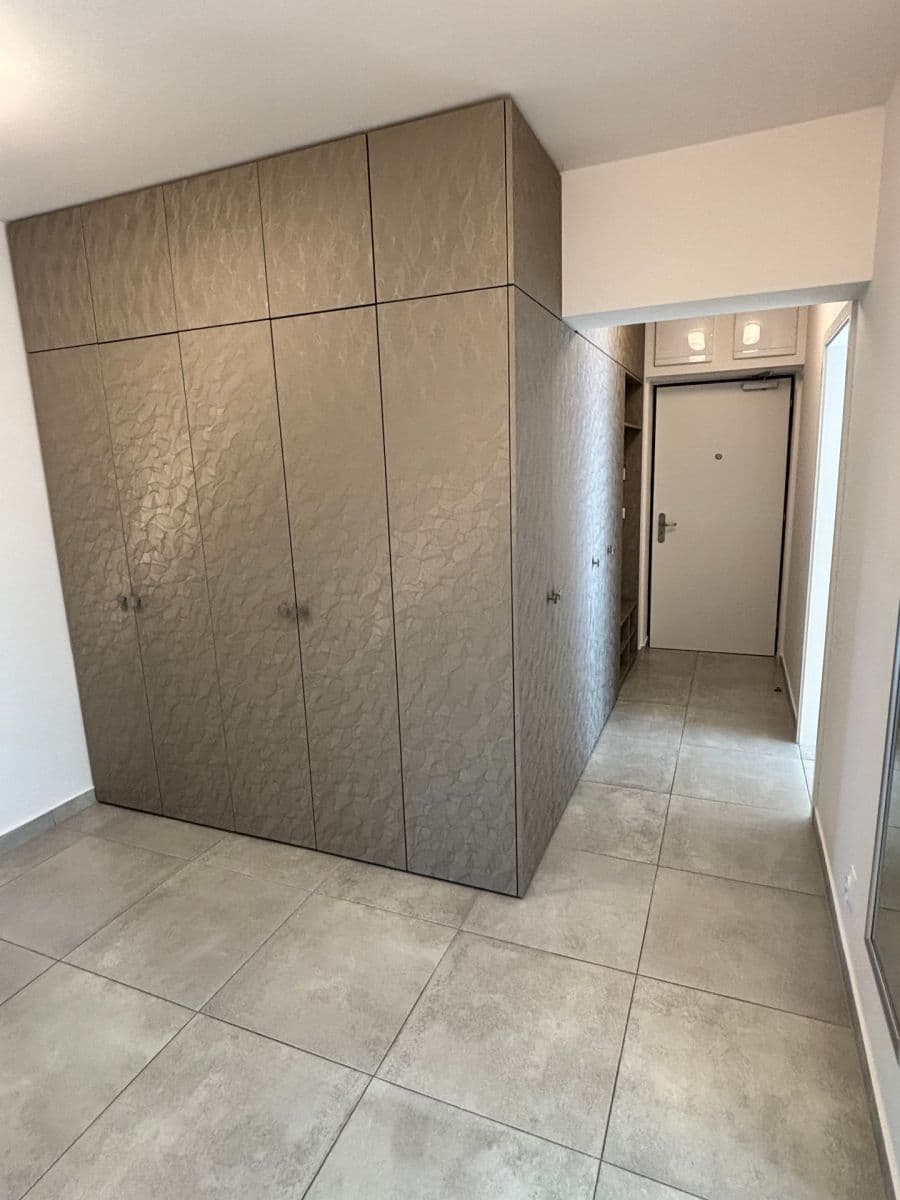 2 bedroom with open-plan kitchen flat to rent, 75 m², Olgy Havlové, Prague, Prague 2 bedroom with open-plan kitchen flat to rent, 75 m², Olgy Havlové, Prague, Prague