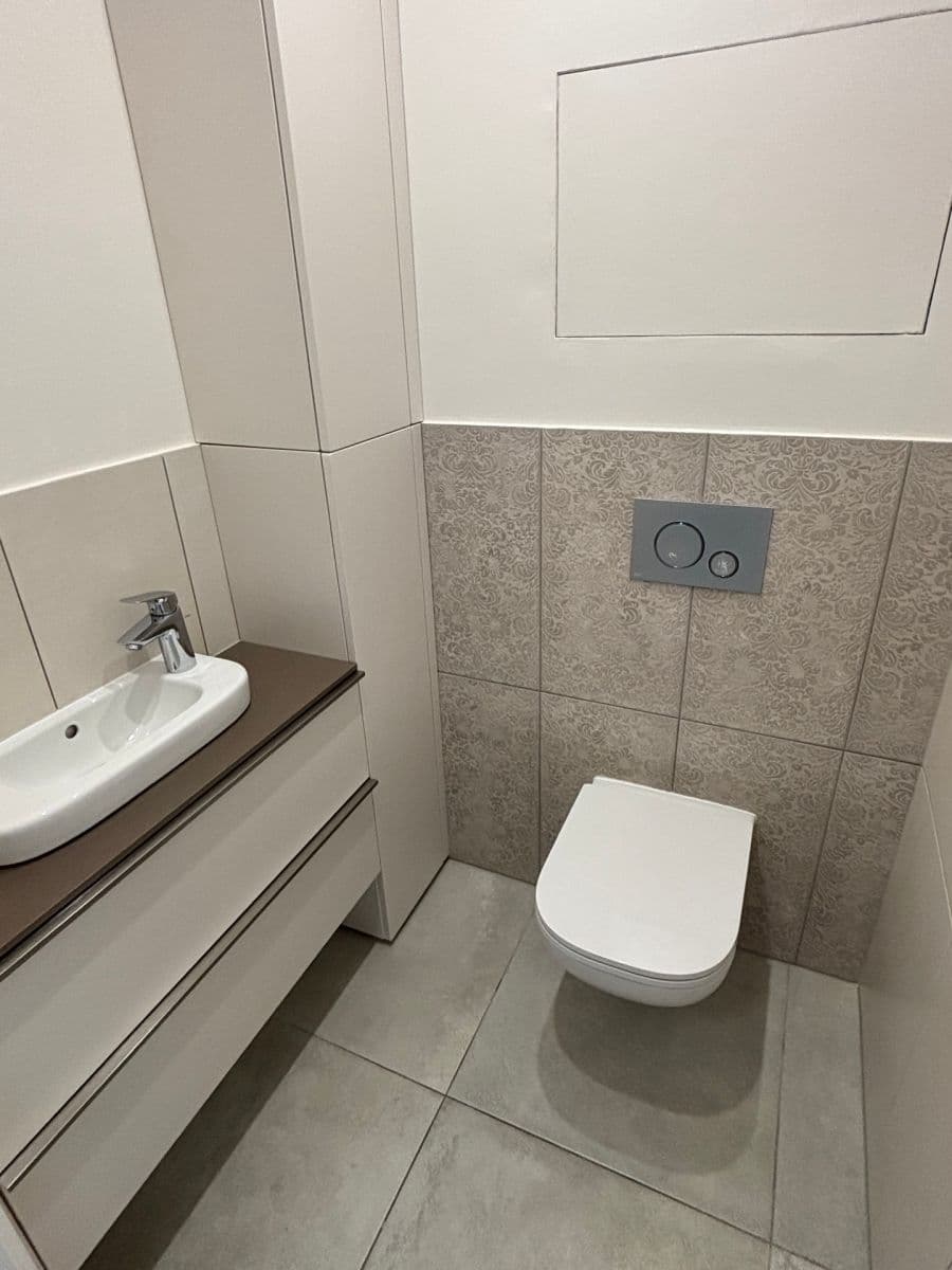 2 bedroom with open-plan kitchen flat to rent, 75 m², Olgy Havlové, Prague, Prague 2 bedroom with open-plan kitchen flat to rent, 75 m², Olgy Havlové, Prague, Prague