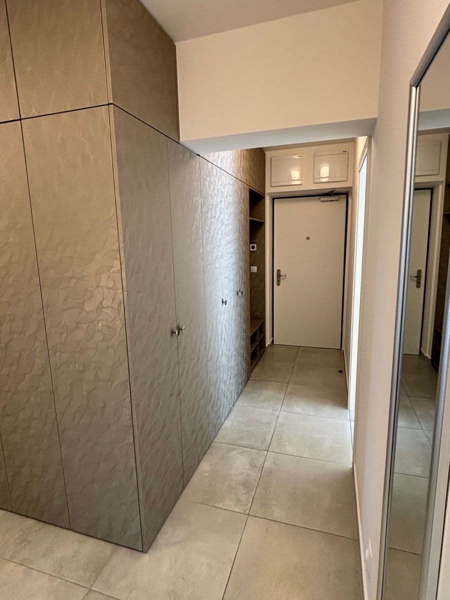 2 bedroom with open-plan kitchen flat to rent, 75 m², Olgy Havlové, Prague, Prague 2 bedroom with open-plan kitchen flat to rent, 75 m², Olgy Havlové, Prague, Prague