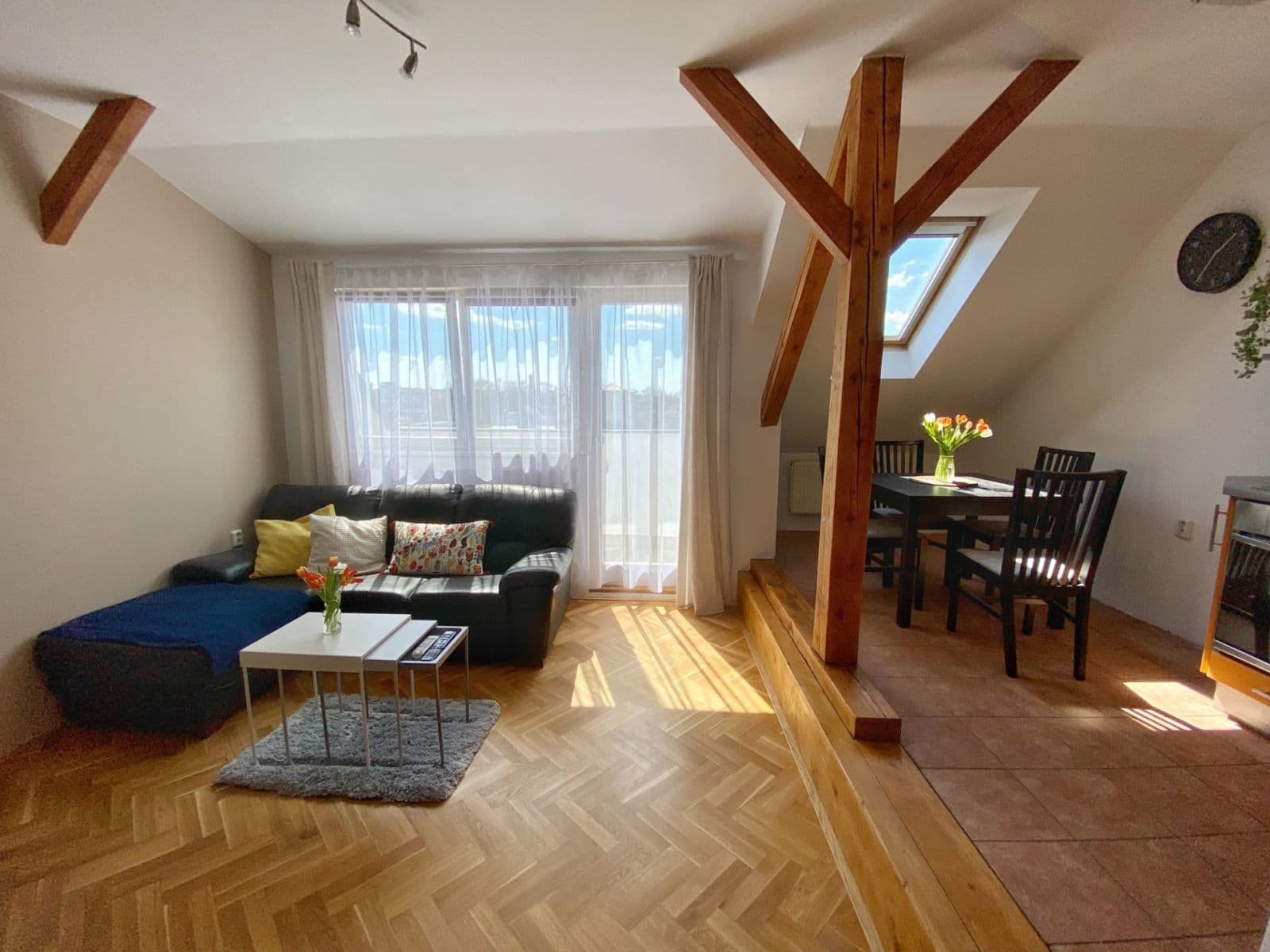 3 bedroom with open-plan kitchen flat to rent, 104 m², Srbínská, Prague, Prague 3 bedroom with open-plan kitchen flat to rent, 104 m², Srbínská, Prague, Prague