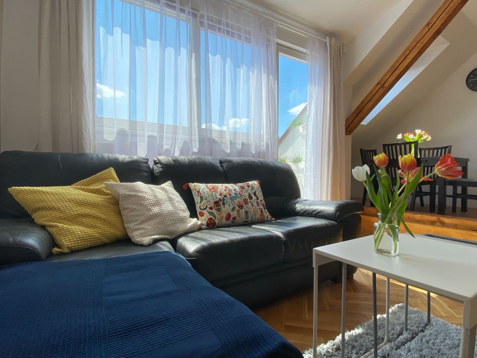 3 bedroom with open-plan kitchen flat to rent, 104 m², Srbínská, Prague, Prague 3 bedroom with open-plan kitchen flat to rent, 104 m², Srbínská, Prague, Prague